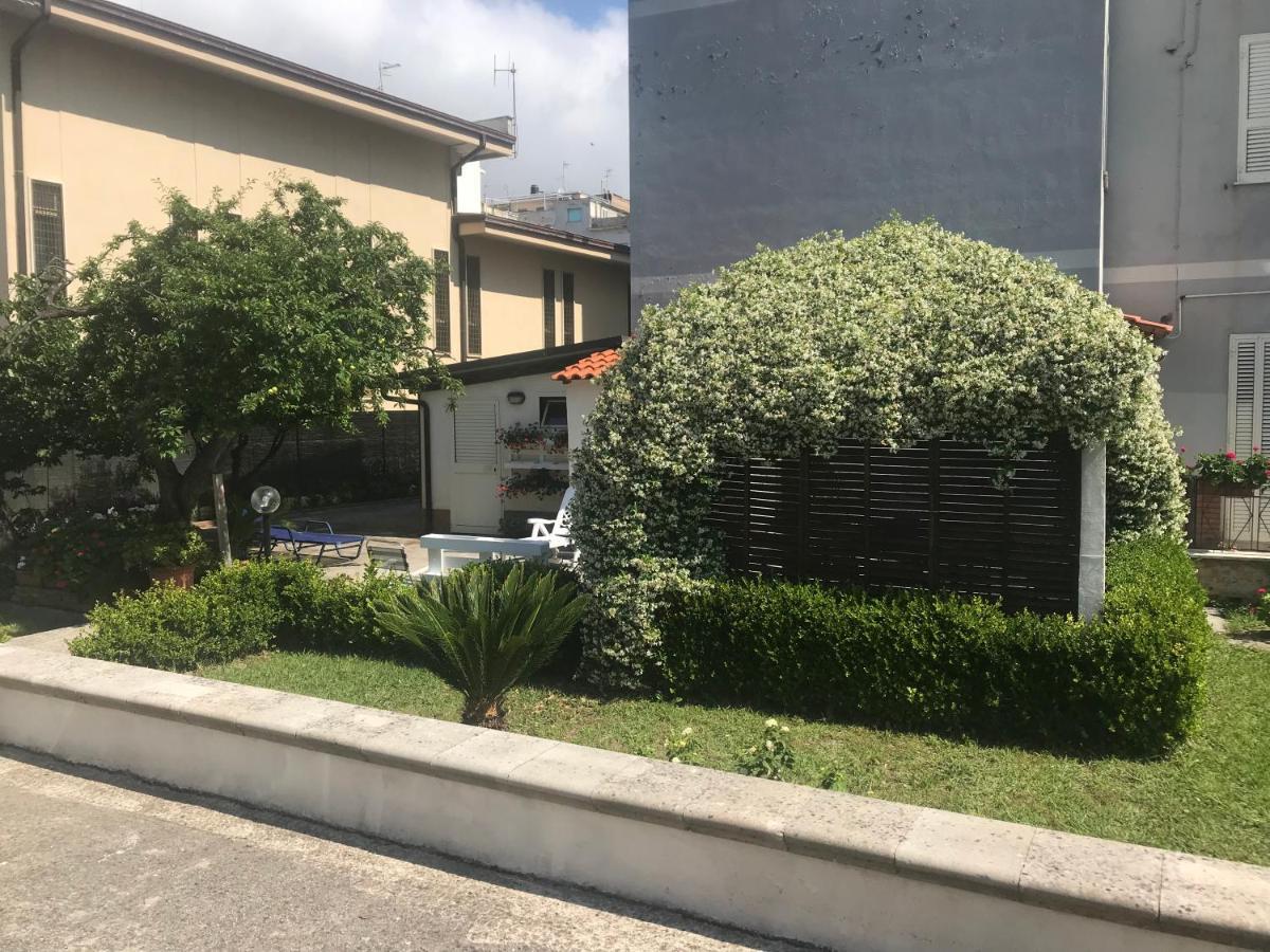 Impero 6 Appartement Scauri  Buitenkant foto