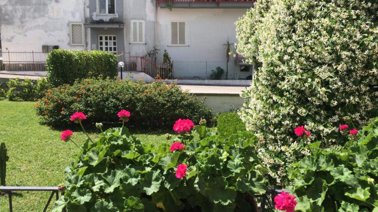 Impero 6 Appartement Scauri  Buitenkant foto